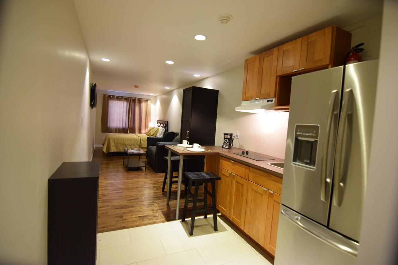Chetwynd The Lion Inn & Suites מראה חיצוני תמונה
