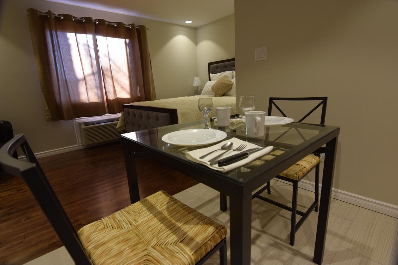 Chetwynd The Lion Inn & Suites מראה חיצוני תמונה