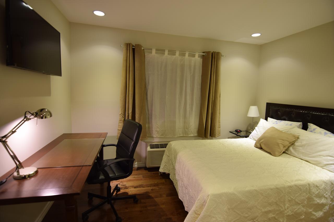 Chetwynd The Lion Inn & Suites מראה חיצוני תמונה