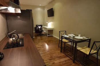 Chetwynd The Lion Inn & Suites מראה חיצוני תמונה